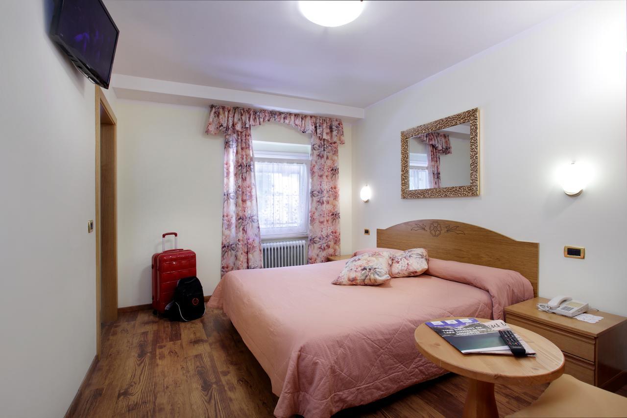 Hotel Olympia مولفينو المظهر الخارجي الصورة